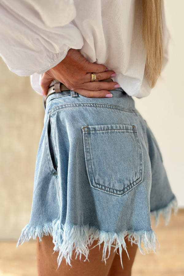 Spodenki Szorty Jeansowe z Postrzępionymi Nogawkami - Niebieski Jeans 2