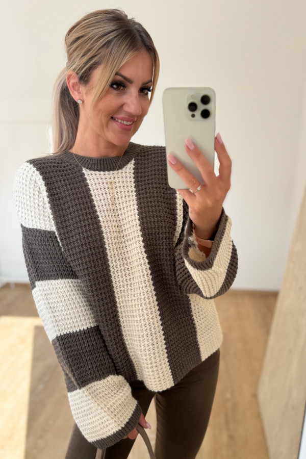 Sweter w Pasy Nestle - Czekolada z Beżem 3