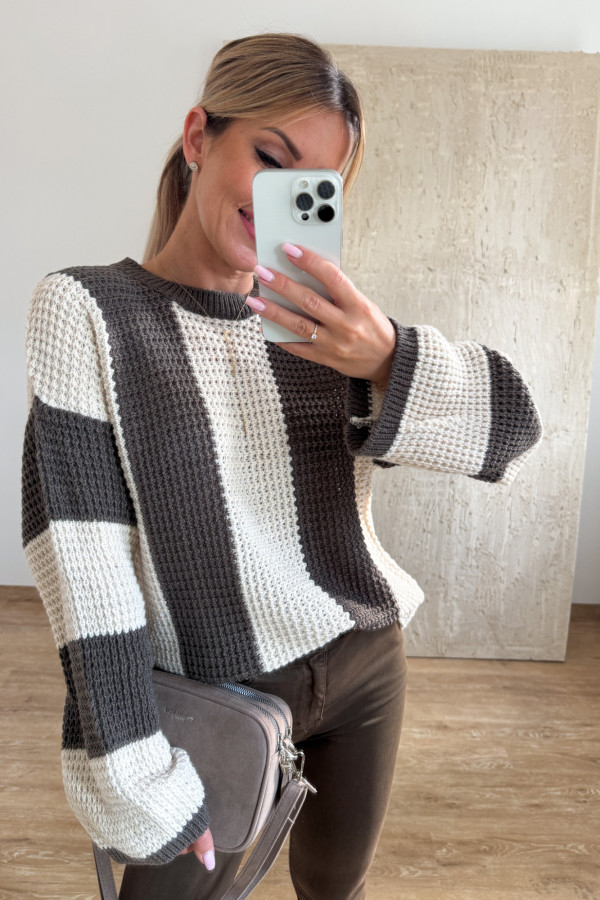 Sweter w Pasy Nestle - Czekolada z Beżem 4