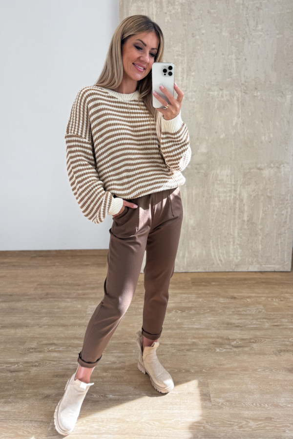 Sweter w Cienkie Paseczki Pasion - Waniliowo Camelowy 1