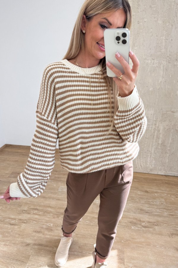 Sweter w Cienkie Paseczki Pasion - Waniliowo Camelowy 2