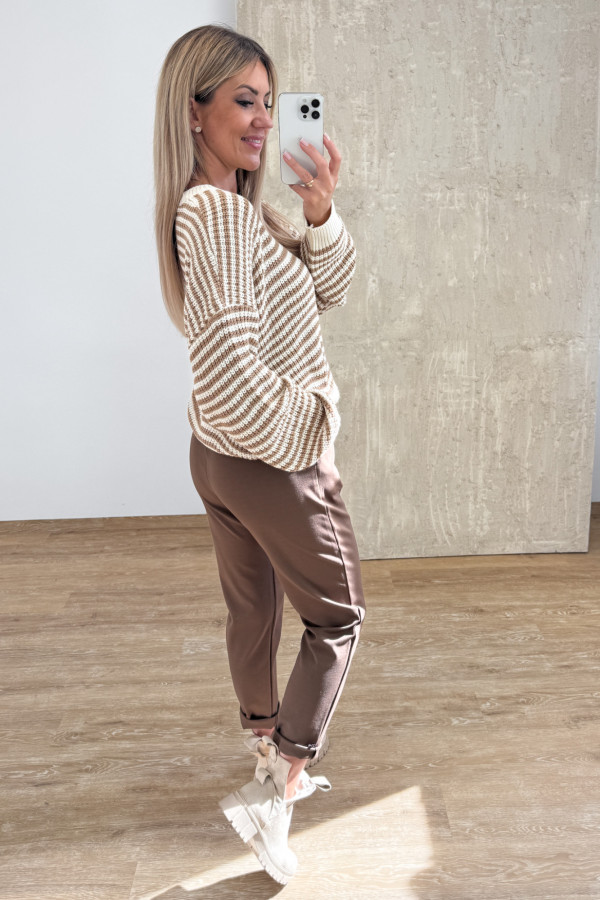 Sweter w Cienkie Paseczki Pasion - Waniliowo Camelowy 5