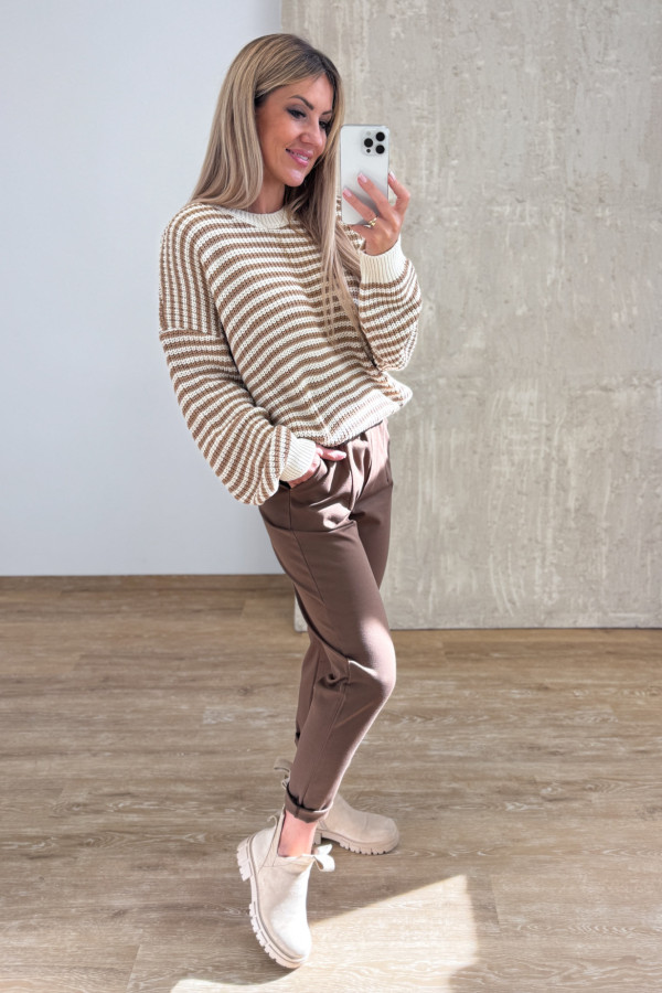 Sweter w Cienkie Paseczki Pasion - Waniliowo Camelowy 8