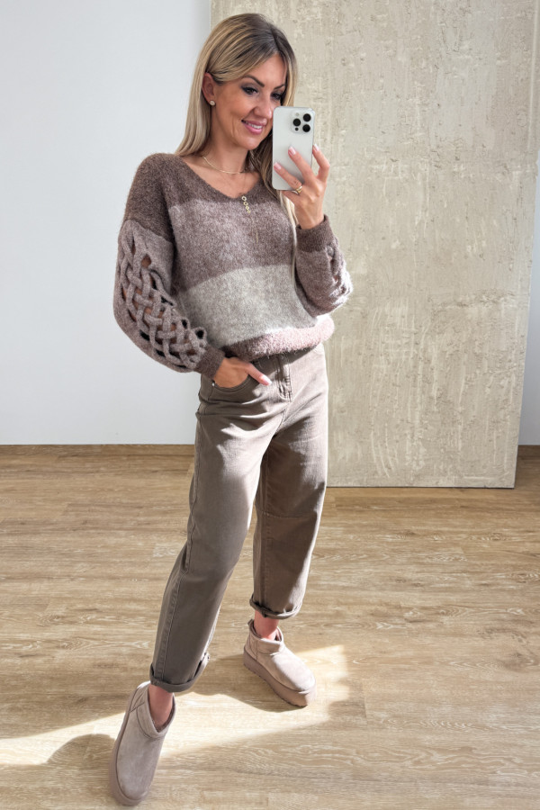 Sweter z Ozdobnym Rękawem Trenza - Czekolada/Mocca